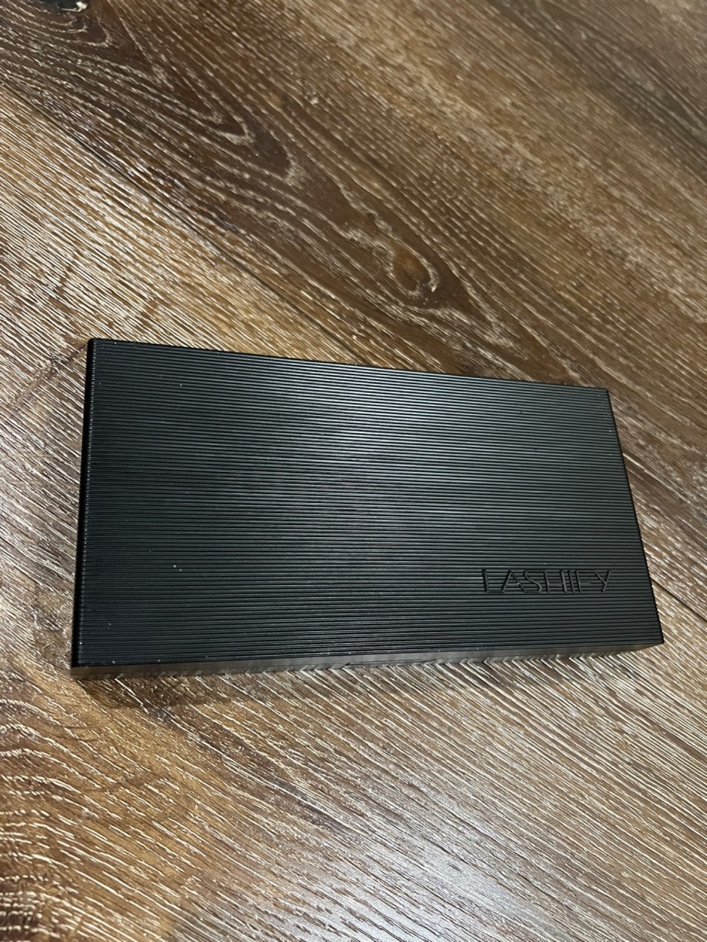 LASHIFY Black Ribbed Lash Storage Case
